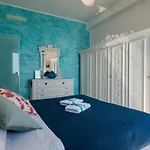 Апартаменты Giaella Sea View *