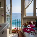 Giaella Sea View Апартаменты