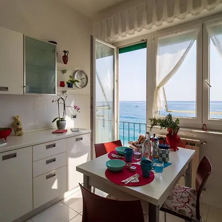 Apartman Giaella Sea View